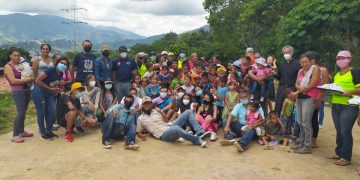 Sociedad civil, líderes comunitarios y políticos se encuentran con las comunidades