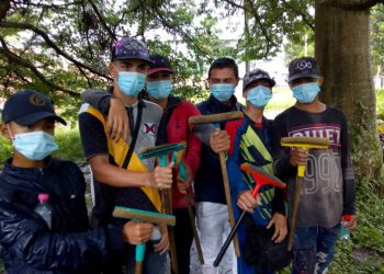 Los limpiavidrios: “A la calle me sacó la necesidad de comer, no teníamos nada en la casa” (I Parte)
