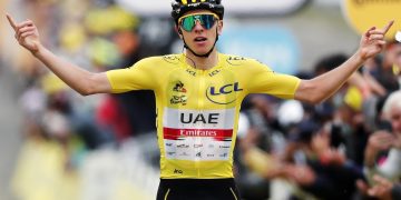 Tadej Pogacar da un golpe de autoridad en el Tour de Francia