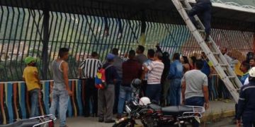 Frustran suicidio en el viaducto de Valera