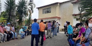 Consejos Comunales organizan jornada de vacunación en Ambulatorio de Carvajal