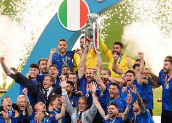 1-1 (3-2). Italia encuentra la gloria en los penaltis