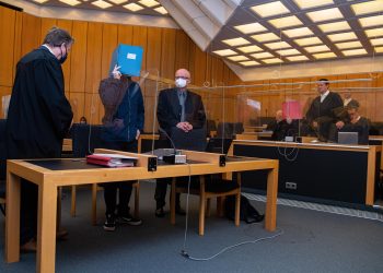 Más de 52 años de cárcel para cinco acusados por abusos a menores en Alemania
