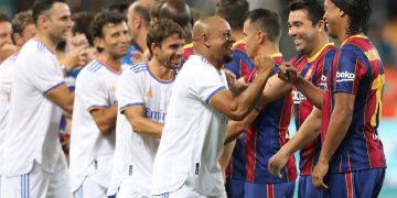 2-3. El Madrid gana al Barça en el espectacular ‘clásico’ entre leyendas en Israel