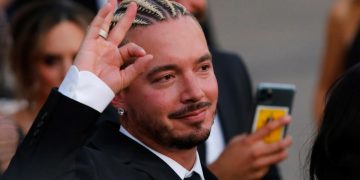 Se publica la versión de J Balvin de «Wherever I May Roam» para Metallica