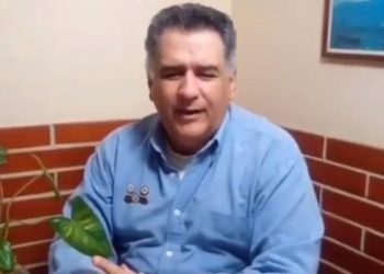 Orden de captura contra director de Banda Show