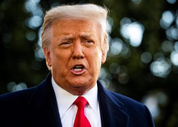 Trump interpone una demanda colectiva contra Facebook, Google y Twitter