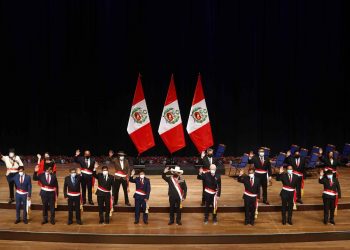 Castillo tiene mucha izquierda, pocas mujeres y ningún ministro de Economía