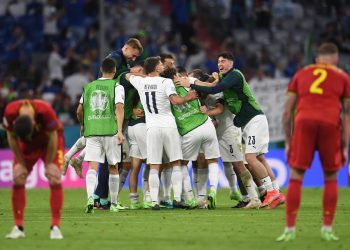 1-2. Italia va en serio