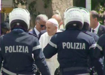 El papa sale del hospital diez días después de su operación de colon