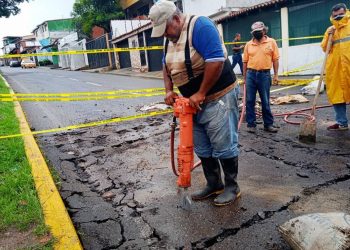 Alcaldía atiende hundimientos en la avenida Ferrero Tamayo