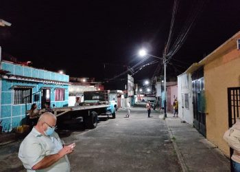 Barrio San Sebastián sector la Playa cuenta con alumbrado público gracias al programa “Una luz para San Cristóbal”