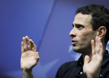 Representantes de grandes partidos opositores de Venezuela acudirán a diálogo