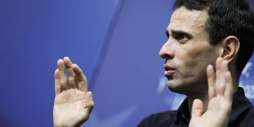 Representantes de grandes partidos opositores de Venezuela acudirán a diálogo