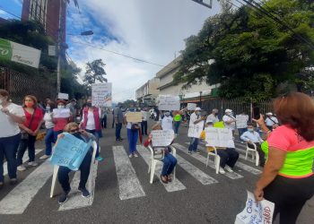 Trabajadores de Cantv del Táchira exigen derecho a la salud y que paguen a las clínicas para que los atiendan