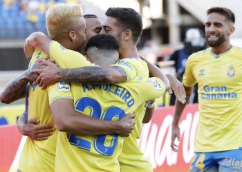 Peñaranda dio su primera asistencia en Las Palmas que venció al Huesca