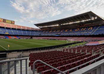 El público vuelve a la liga, pero con condiciones: 40 % de aforo y mascarilla