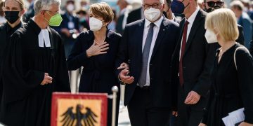 Berlín recuerda el muro, «testimonio de un fracaso absoluto» que duró 28 años