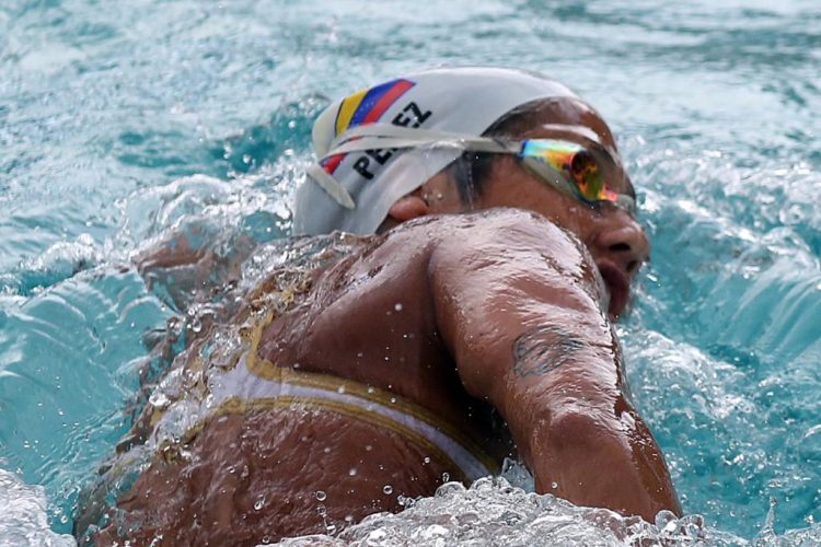 Paola Pérez quedó de número 20 en la competencia de aguas abiertas en los juegos olímpicos de Tokyo 2020. Carlos Eduardo Ramírez