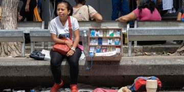 El trabajo informal gana terreno en una Venezuela en crisis