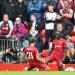 Liverpool vence al Burnley en inicio de segunda fecha
