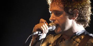 Lanzan un inédito videoclip de Cerati en el 62º aniversario de su nacimiento
