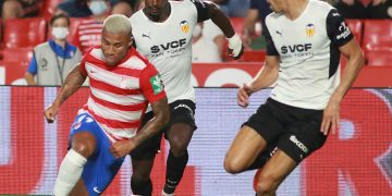 Darwin Machís, baja de última hora en el Granada para Vallecas