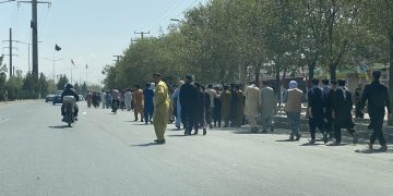 Diplomáticos y otros ciudadanos aceleran su salida de Afganistán