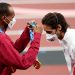 Barshim y Tamberi se imponen mutuamente sus medallas de oro