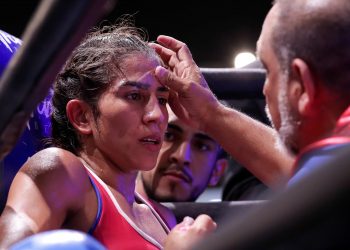 Costarricense Valle gana pelea de preparación ante venezolana Rengifo