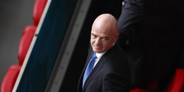 FIFA advierte a LaLiga y Premier, y pide a Johnson que deje salir jugadores