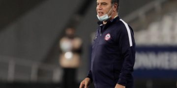 Chile queda en jaque ante la negativa de ligas y clubes a ceder jugadores