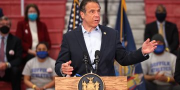 El gobernador de Nueva York dimite a raíz de las denuncias de acoso sexual