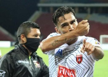 Adrián Fernández marca noveno gol e iguala  el liderato de goleadores
