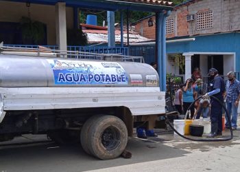 Alcaldía de Mérida envió agua a Santa Cruz de Mora