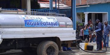 Alcaldía de Mérida envió agua a Santa Cruz de Mora