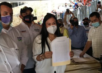 Laidy Gómez durante su inscripción a las primarias: “El Táchira no se presta para el dedo”