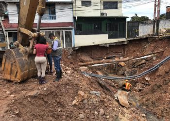 Alcaldía abrirá paso esta semana por un canal de la avenida Ferrero Tamayo 