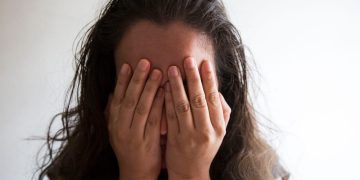 ONG Espacio Público: Violencia digital de género es estructural y afecta primordialmente a las mujeres