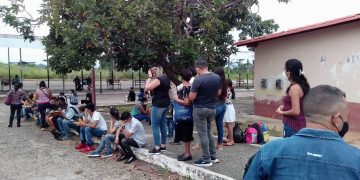 Transporte público presenta deficiencias en inicio de semana flexible