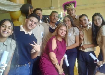 Nuevos bachilleres en San Juan de Isnotú