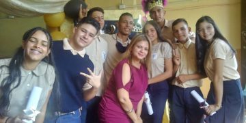 Nuevos bachilleres en San Juan de Isnotú