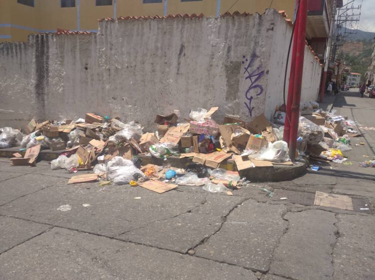 Trujillo lleno de basura