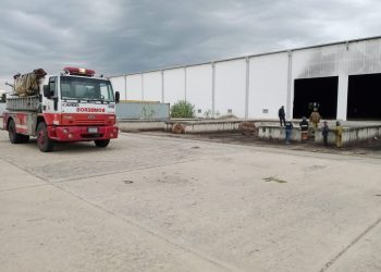 Se incendió depósito de Petro Casas en la zona industrial de Agua Santa