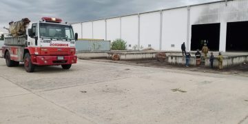 Se incendió depósito de Petro Casas en la zona industrial de Agua Santa