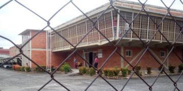 Fianza y régimen de presentación recibió médico del Hospital Hugo Chávez