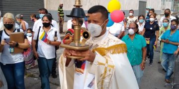 Fervor trujillano en cada lugar donde llega  la reliquia de beato