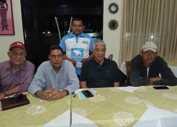 Claudio Fermín dio «espaldarazo» a sus candidatos