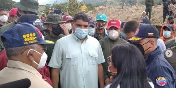 Delcy Rodríguez y varios ministros visitaron zona de la tragedia en Tovar