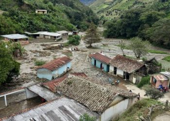 La población de Pie de Cuesta bajo el lodo